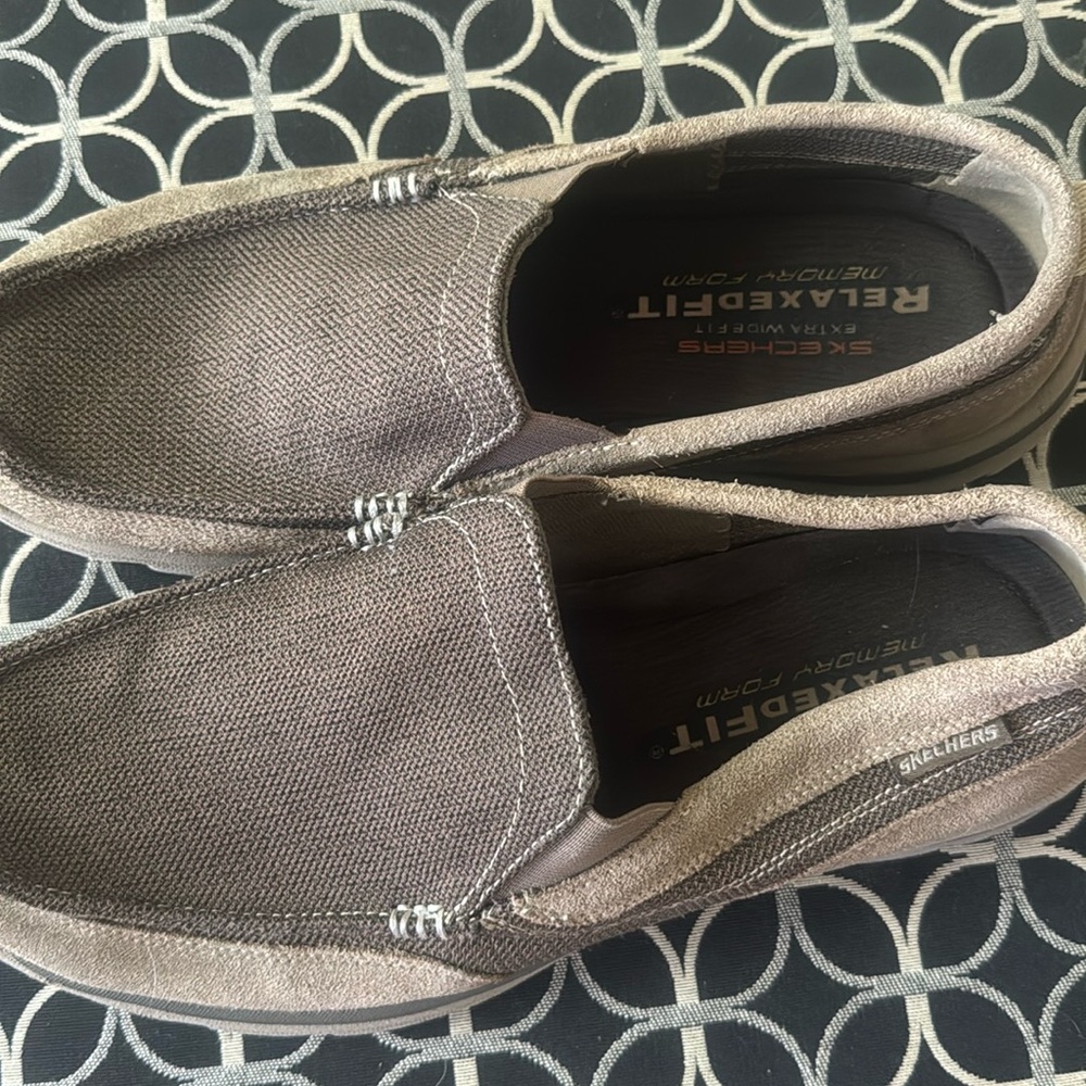 Men’s size 13 boat shoe.